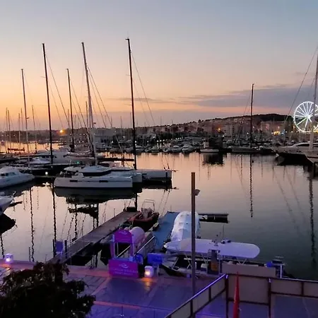 Cap D'agde La Grande Voile Daire